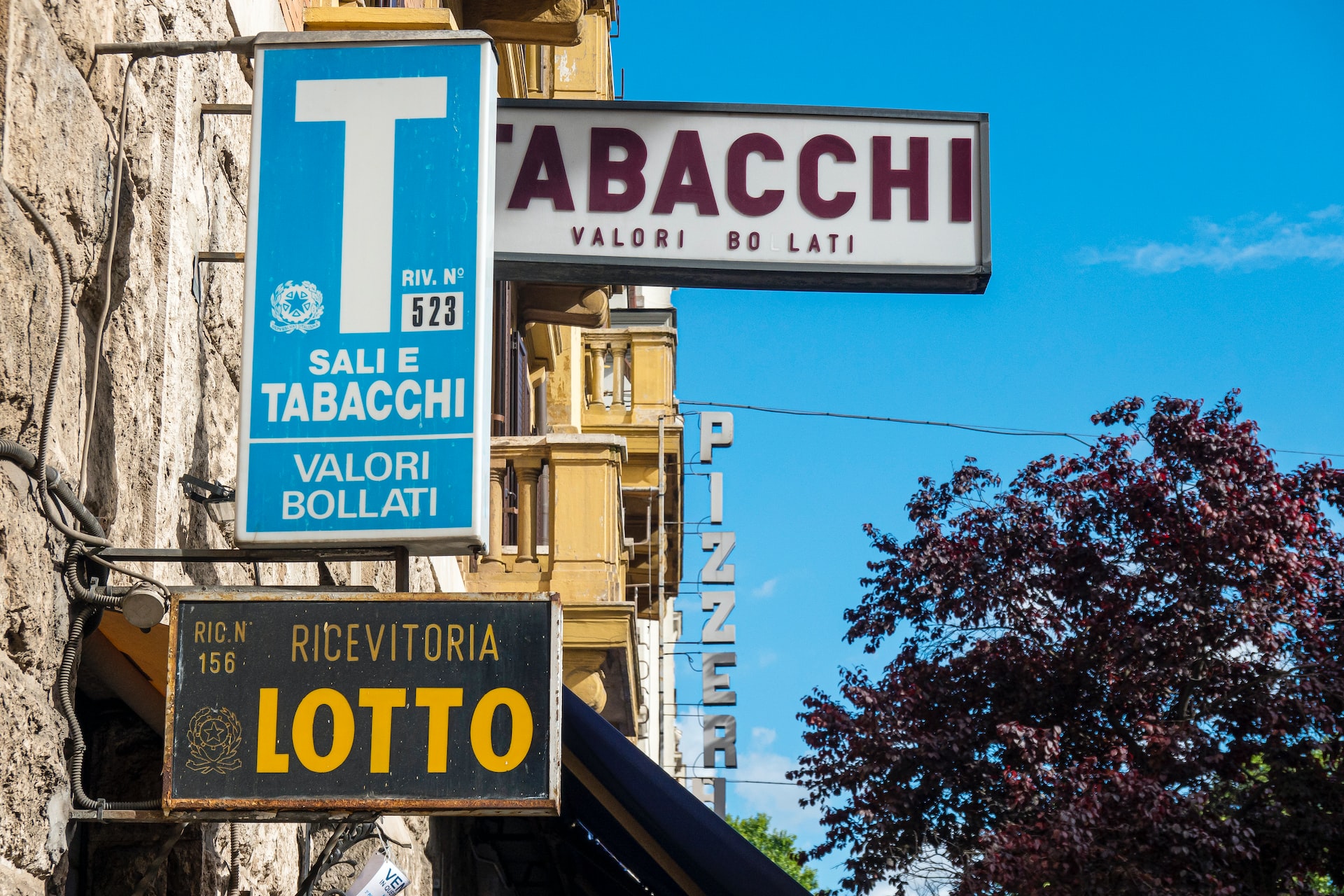 etienne-girardet-EKzlAQ7cH4Q-unsplash